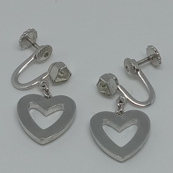 👍 5 for $20 vintage rhinestones  heart silver tone screw back earrings - Picture 3 of 4